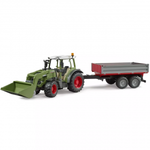 Fendt Vario 211 with Trailer
